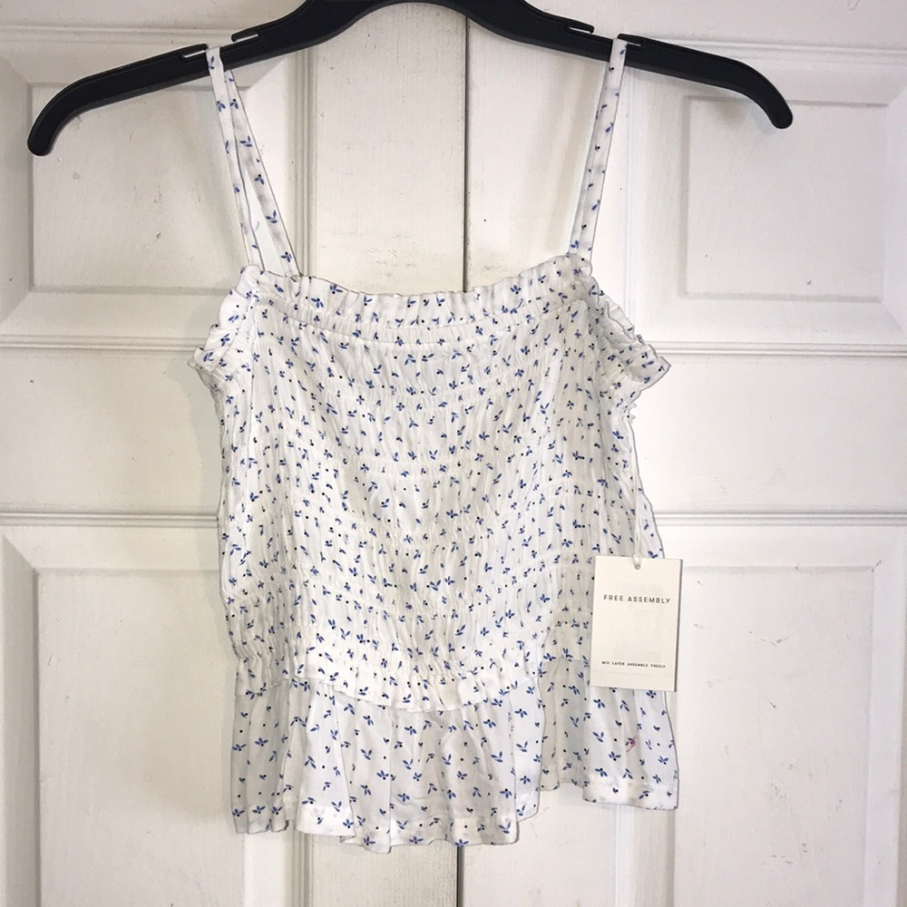 NWT Junior’s Floral Smocked Cami Top